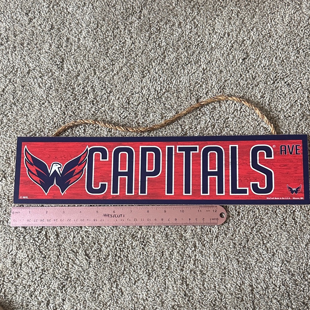 Capitals Avenue Sign with Rope - Picture 2 of 5